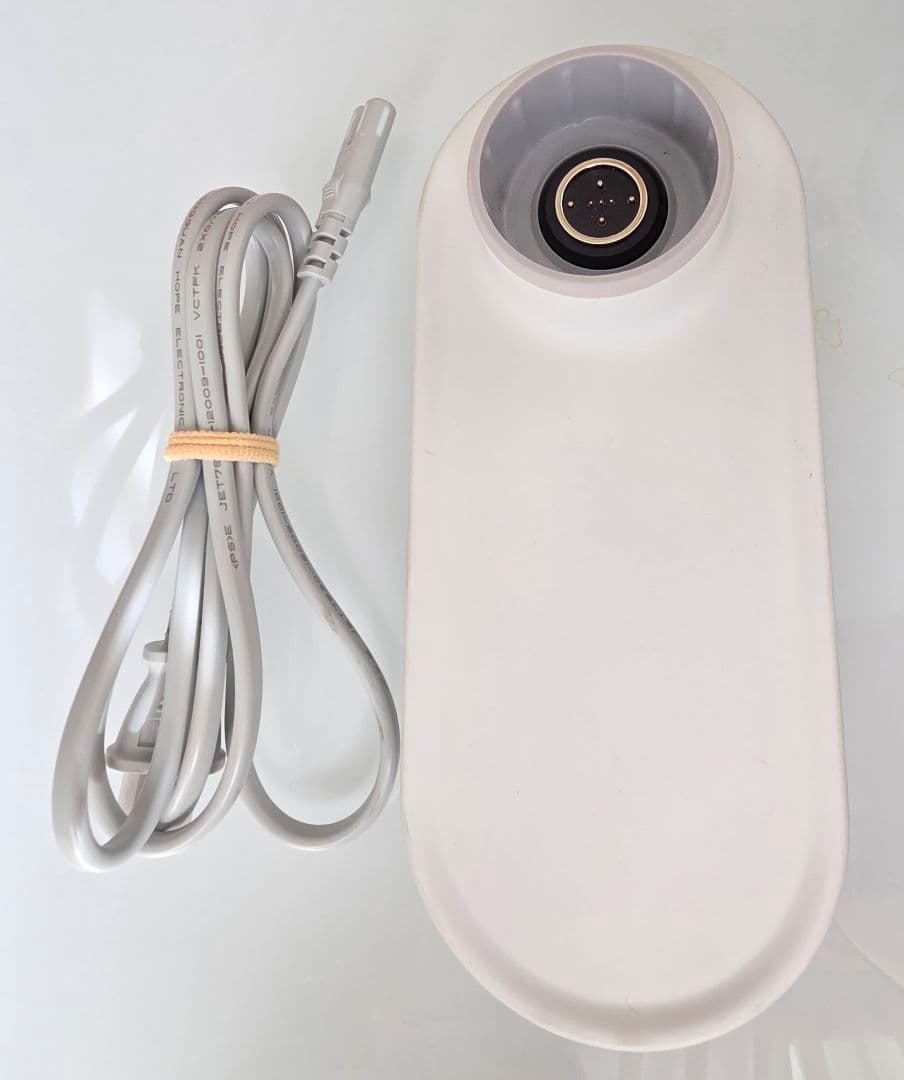 ズーヴィ ヘイロー　コードレスヘアドライヤー ホワイト HA100