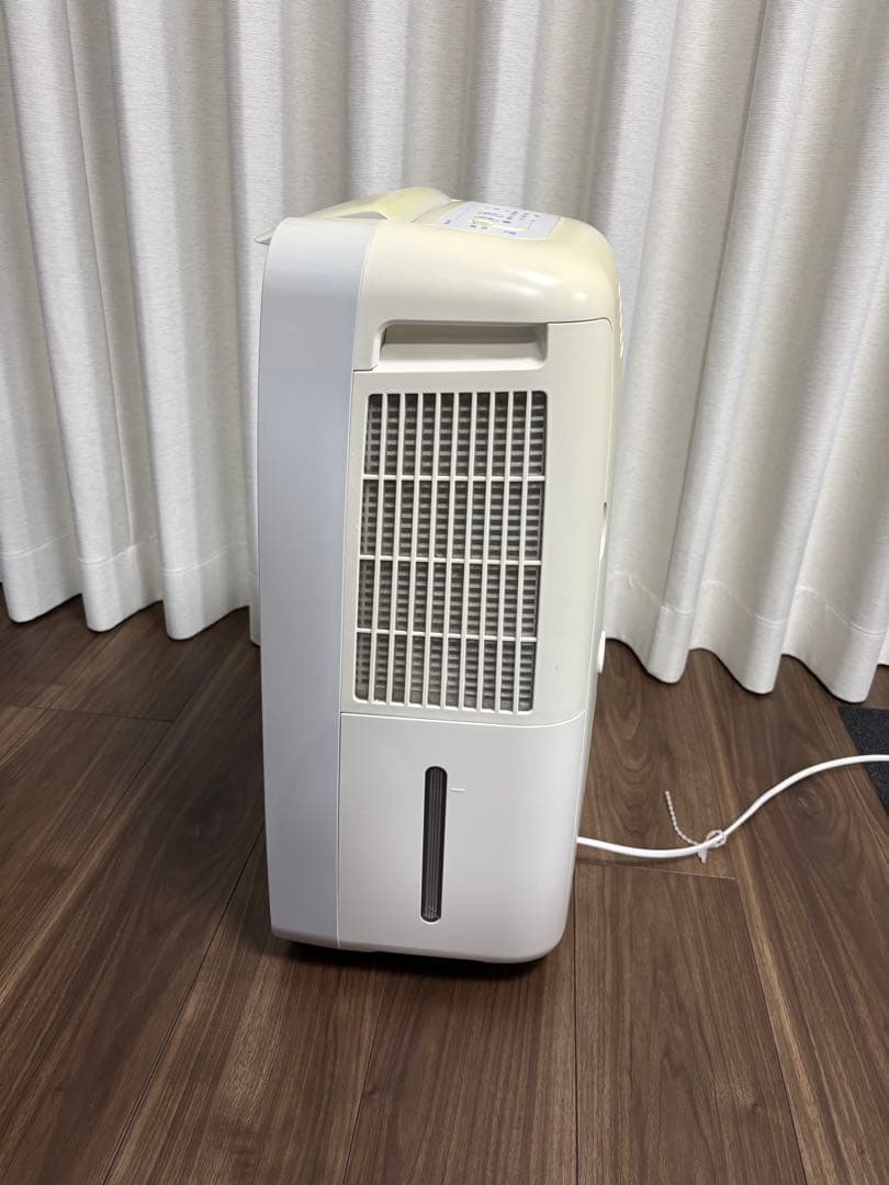 SHARP ポータブル除湿機 ホワイト