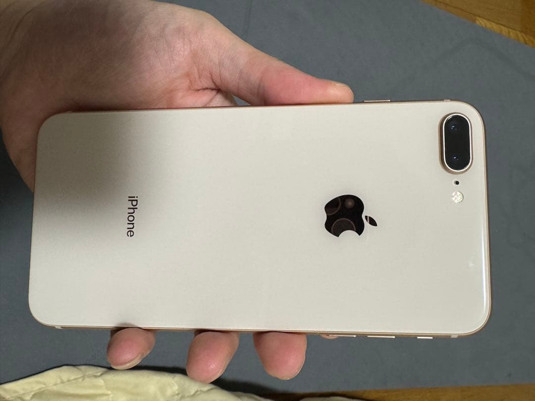iPhone 8 Plus ゴールド 64GB
