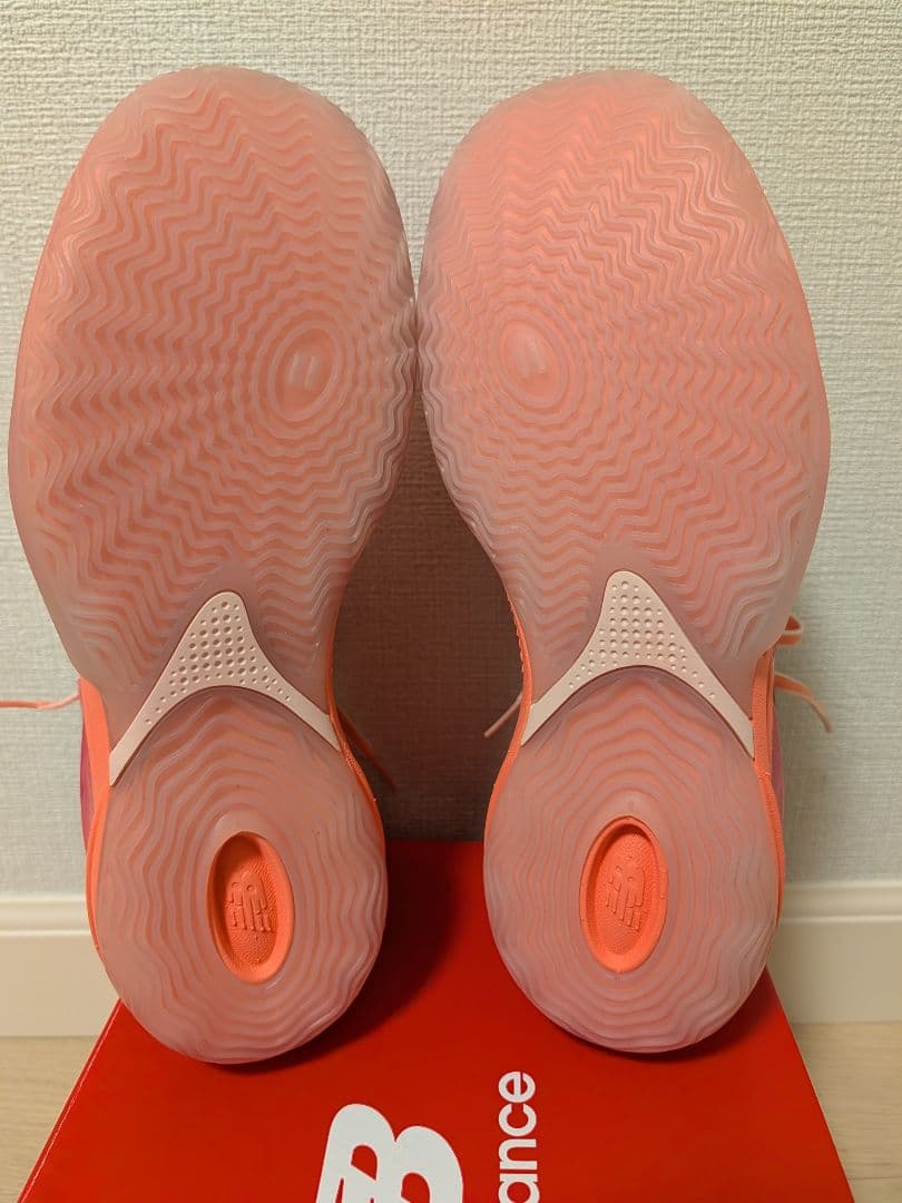 ニューバランス HESI LOW v2