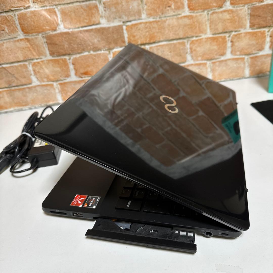 美品富士通 ノートPC RYZEN7 SSD256GBメモリ8GB Win11