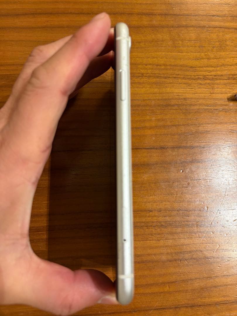 Apple iPhone XR ホワイト 本体　電源ケーブル、カバー付き