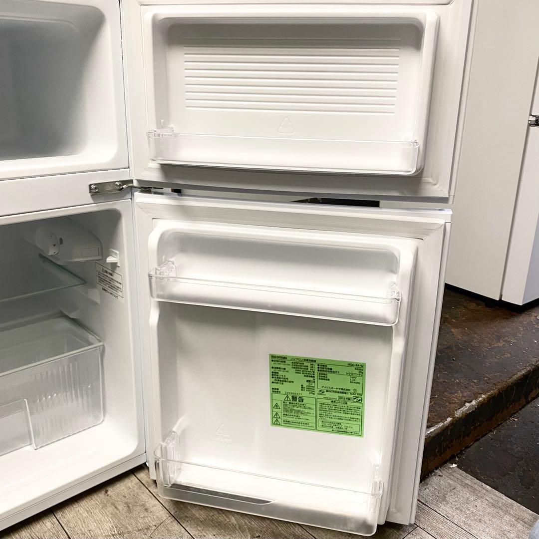 小さめなのにガラスドアで高級感があってオシャレなの。2ドア冷凍冷蔵庫90L